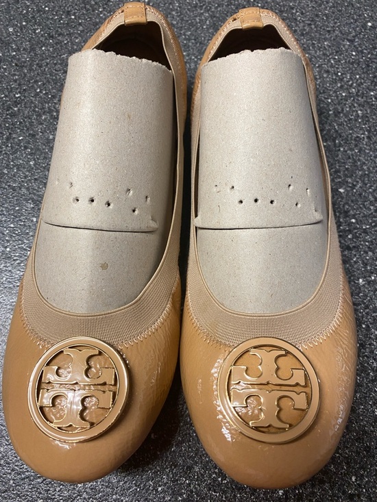 Tory Burch Shoes - Tory Burch Caroline Tan Patent Leather Logo Ballet Flats
